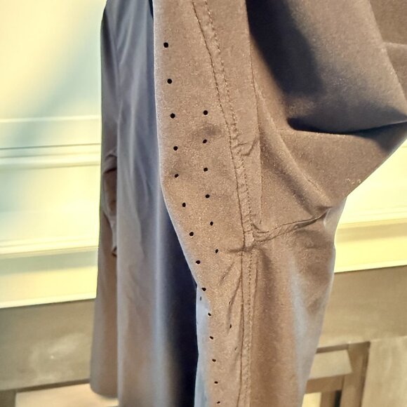 π€ Athleta Urbanite Top 2.0 | Size Medium - Fits like a Large - Picture 3 of 13